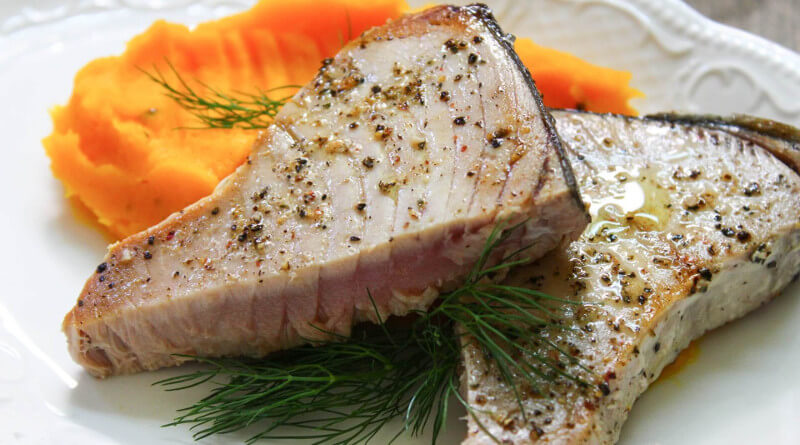 Steak z tuňáka s dýňovým pyré