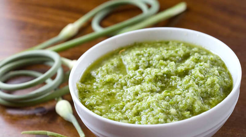 Česnekové pesto